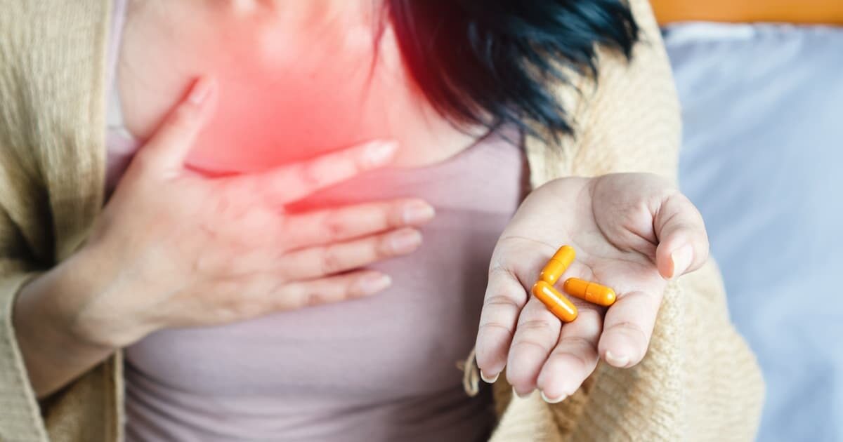 https://www.carygastro.com/uploads/_1200x630_crop_center-center_82_none/Medications-That-Cause-Heartburn-FB.jpg?mtime=1632430030